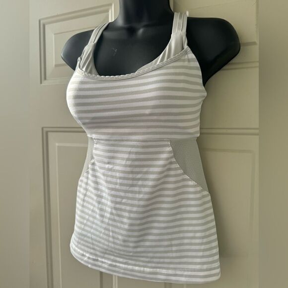 Lululemon Cross My Heart Tank Size 4 - Picture 4 of 11